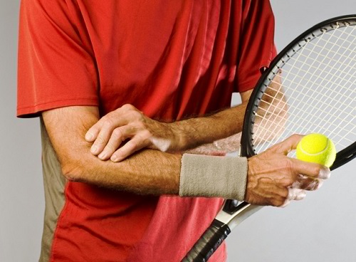 Chấn thương khuỷu tay khi chơi tennis